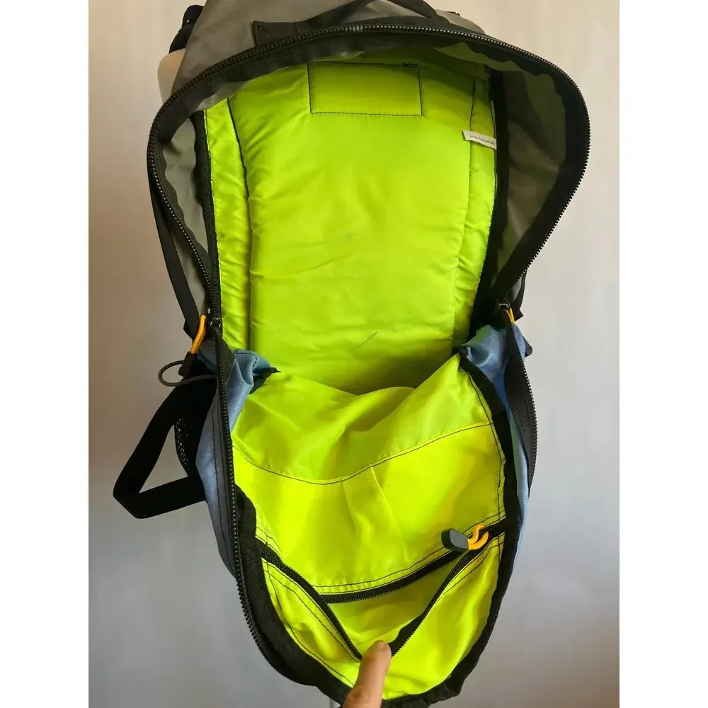 Camelbak Bagger hydration backpack Vintage Blue and Gray
